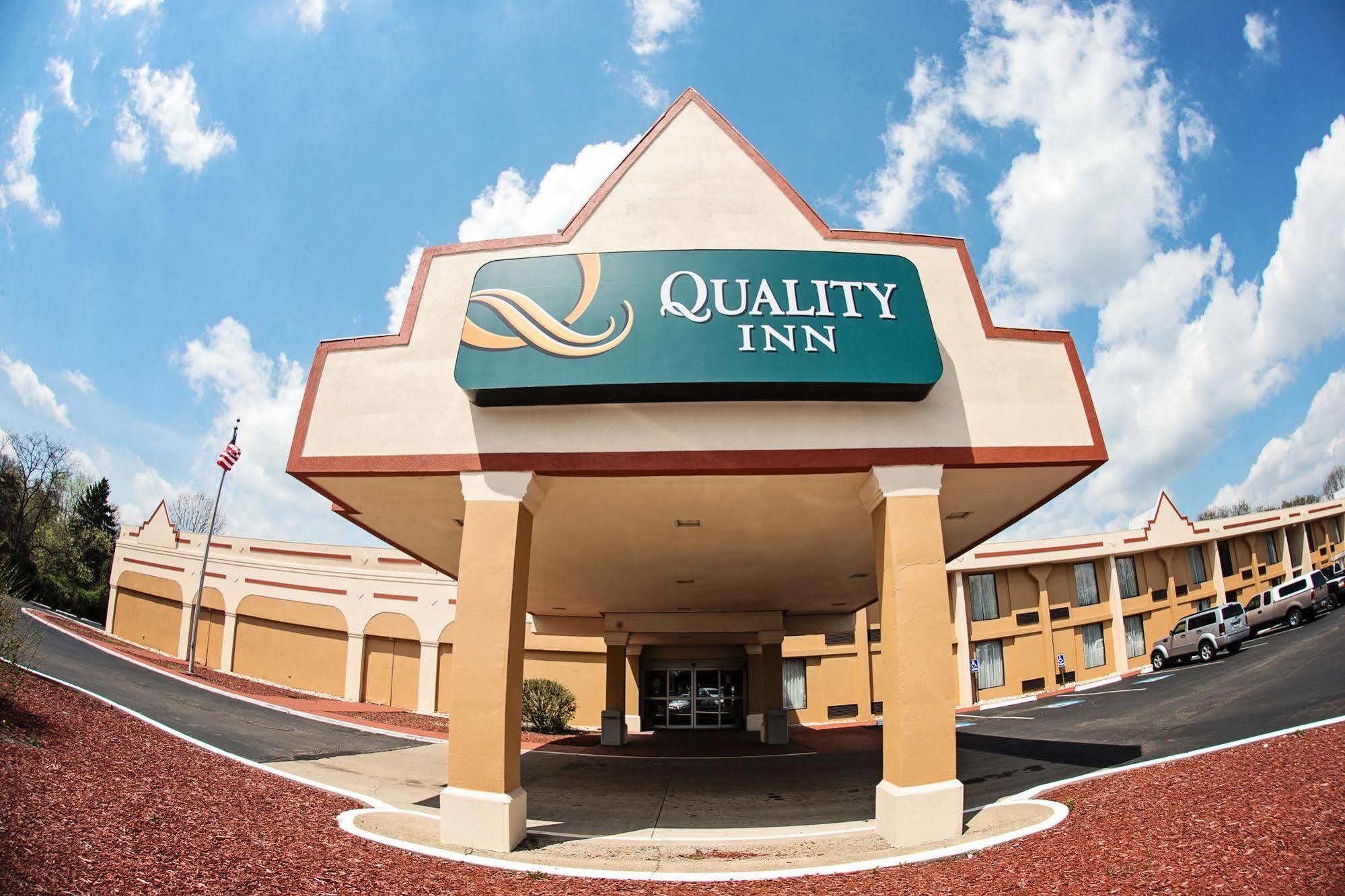 Quality Inn New Kensington Exteriér fotografie